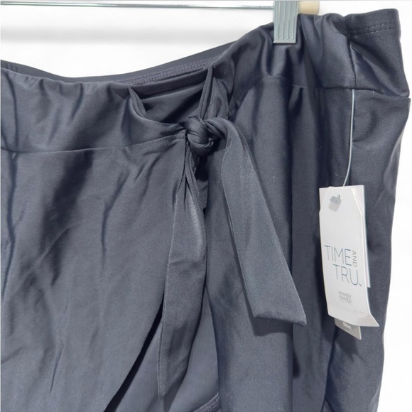 Time and Tru Women's Plus Size Side Slit Swimsuit Skirt 3X/24W-26W, Beach Resort - Picture 4 of 9